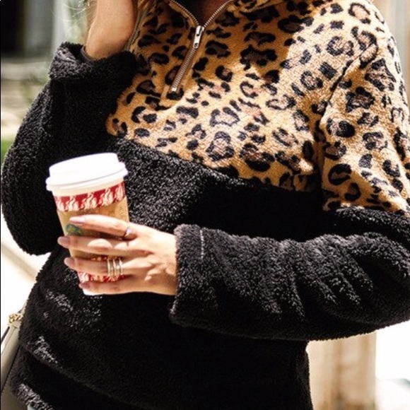 Leopard print Sherpa pullover - Picture 2 of 3